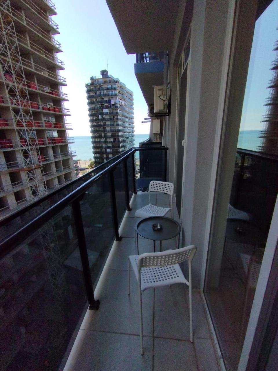 Davka Apartments 巴统 外观 照片