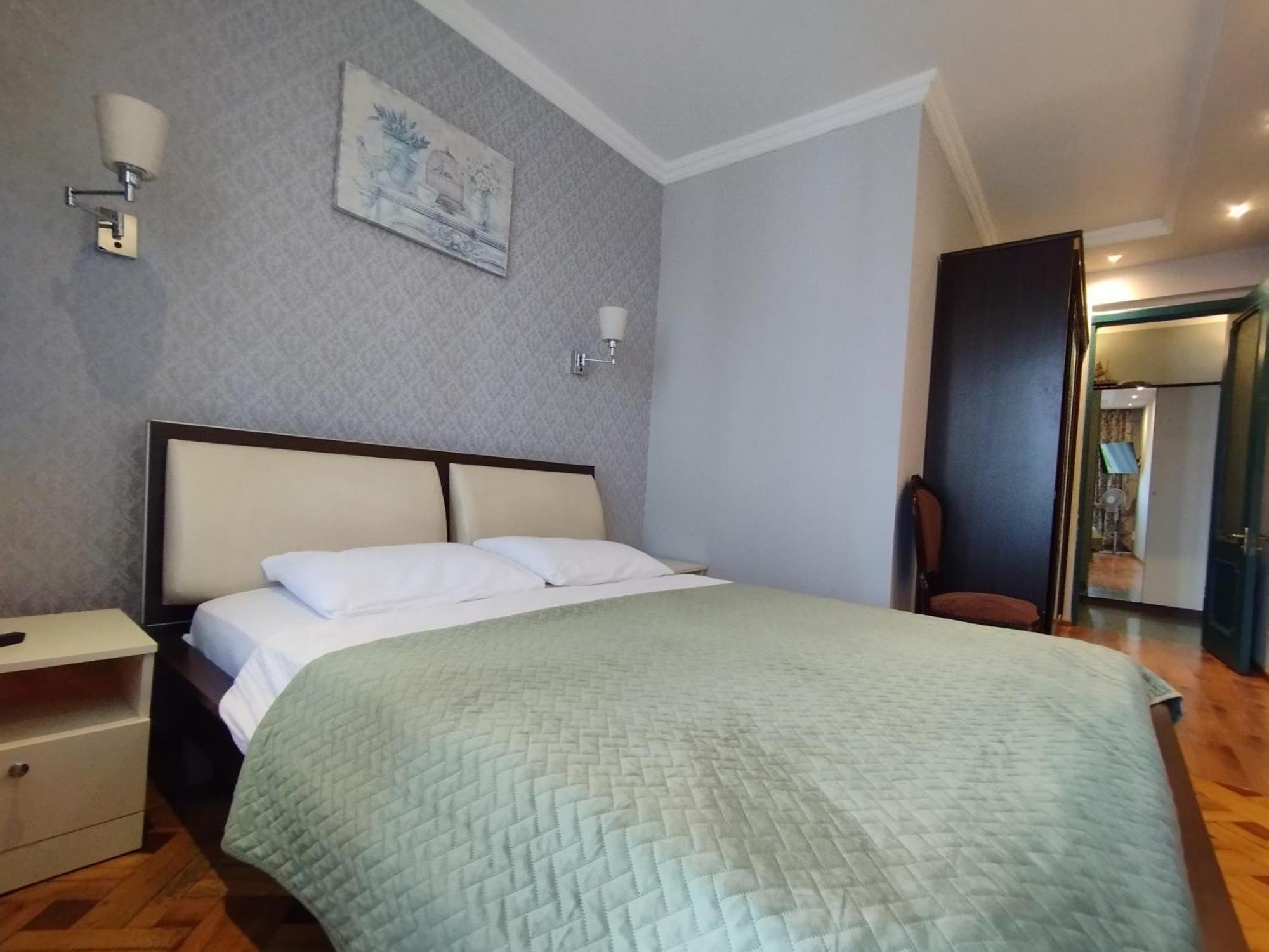Davka Apartments 巴统 外观 照片